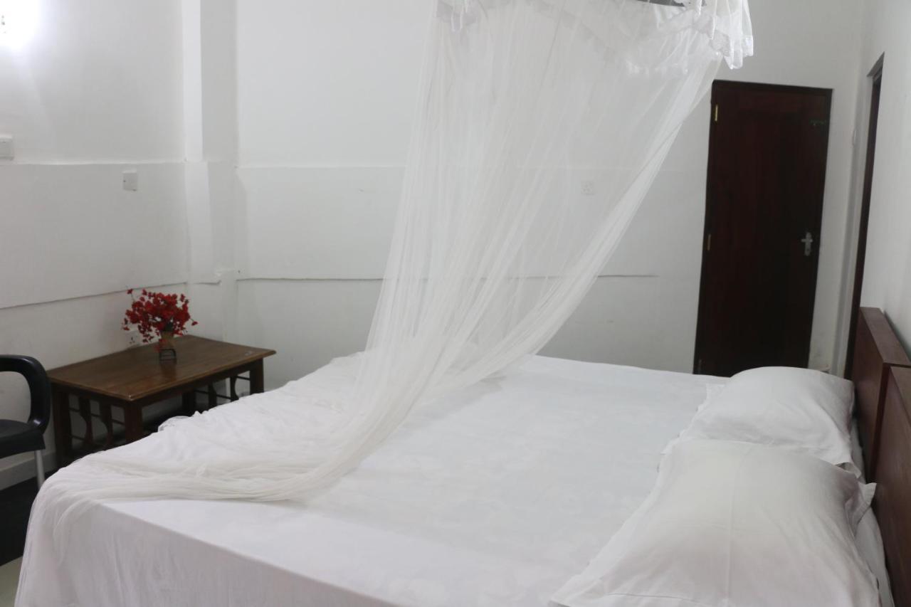 A.V.N Homestay Unawatuna Buitenkant foto