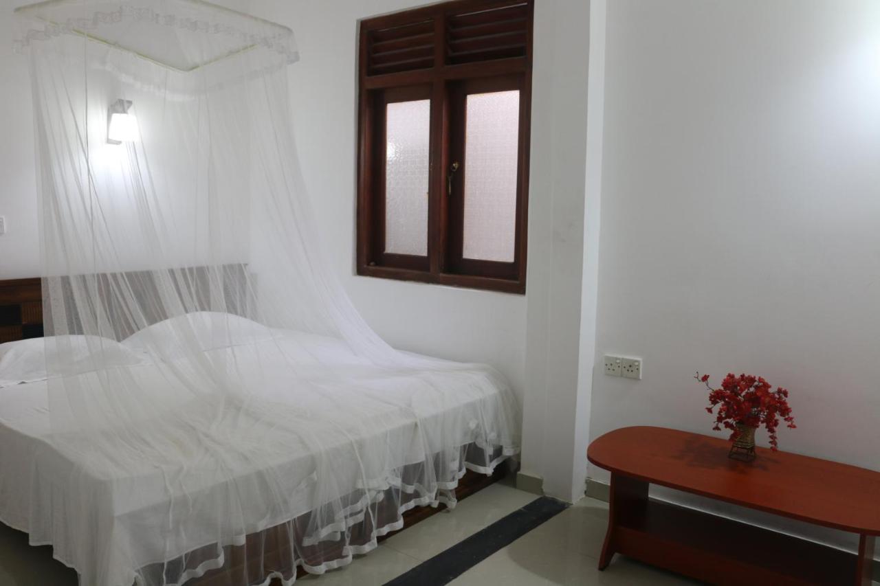 A.V.N Homestay Unawatuna Buitenkant foto