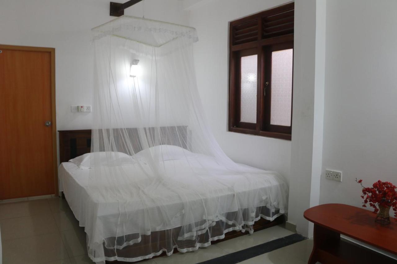 A.V.N Homestay Unawatuna Buitenkant foto