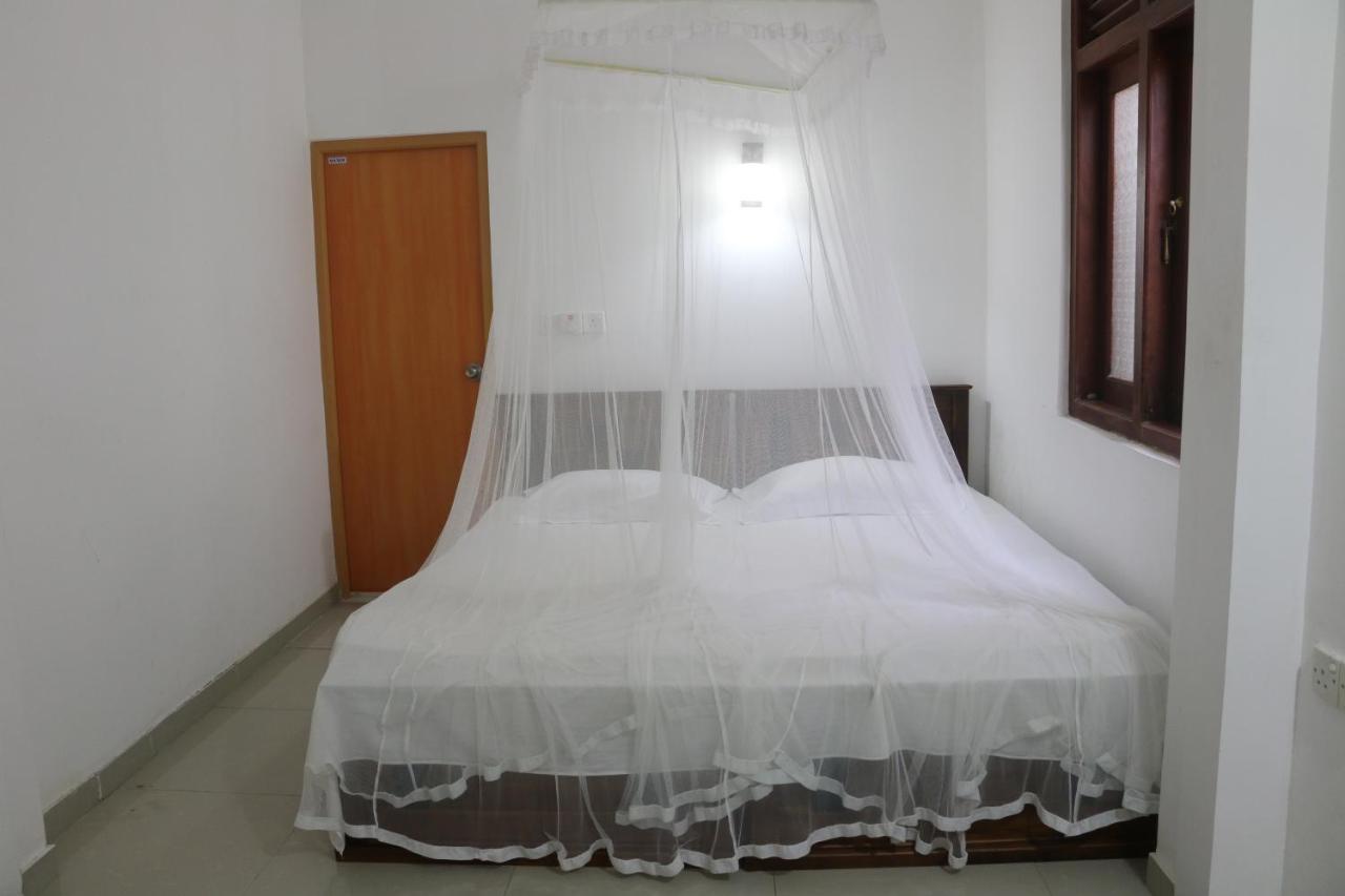 A.V.N Homestay Unawatuna Buitenkant foto