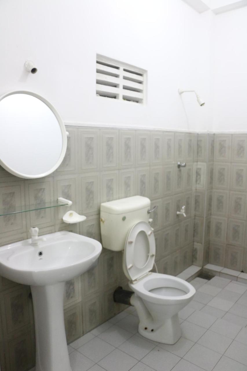 A.V.N Homestay Unawatuna Buitenkant foto