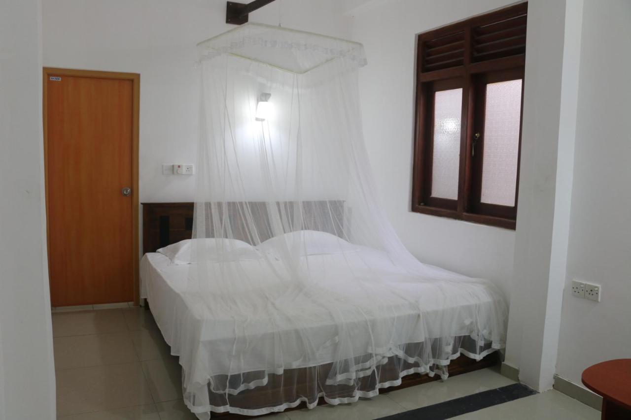 A.V.N Homestay Unawatuna Buitenkant foto